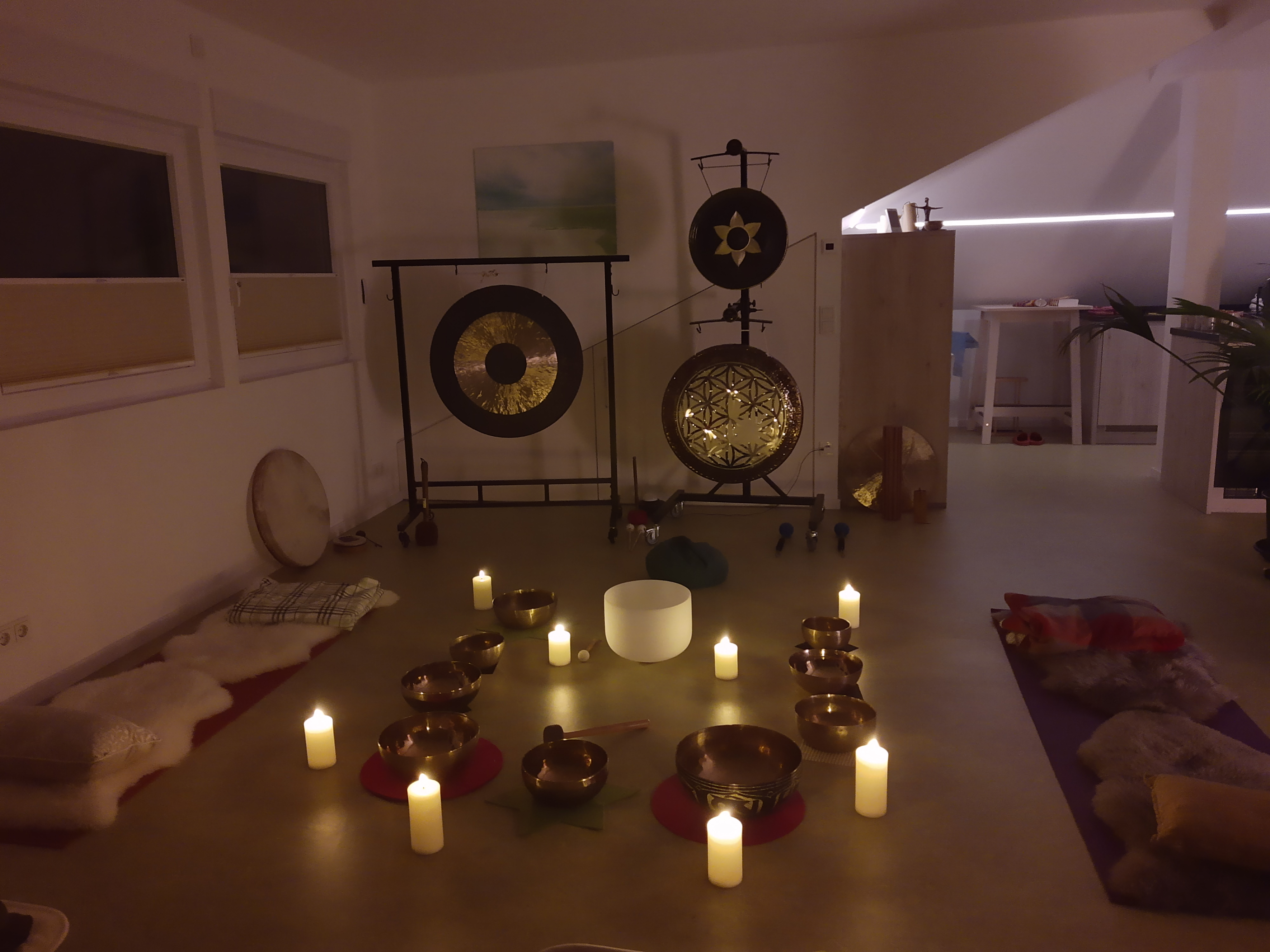 event - Klangmeditation zum Abschluss des Retreats - Frauenretreattag Selbstfürsorge 