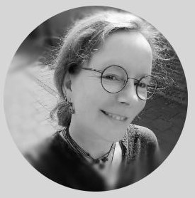 Members: Manuela Cebula, Tanz-&Weiblichkeitspädagogin, Mental Move Coach - TraumaTanzCebula