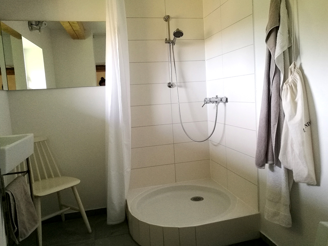 location: integer me · Appartement mit Yoga und Reiki · in der Eifel