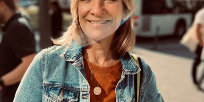 events - Köln Dellbrück - Ich begleite und unterstütze dich sehr gern auf deinem Weg. Mein Name ist Alexandra Walsleben. Ich bin Achtsamkeitscoach, Meditationstrainerin und DVNLP-zertifizierte NLP-Coach. Seit 2020 gebe ich erfolgreich Auszeiten im Kloster. Achtsamkeitswochenenden, Schweige-Retreat & Persönlichkeitsentwicklung - Persönlichkeitswochenende im Kloster - Entfalte dich - mit Achtsamkeit & qualifiziertes Coaching