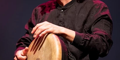 events - Kategorie: Singen - Deutschland - Simon tressin - SOUND YOGA â MANTRA BEATS & GONG BLISS