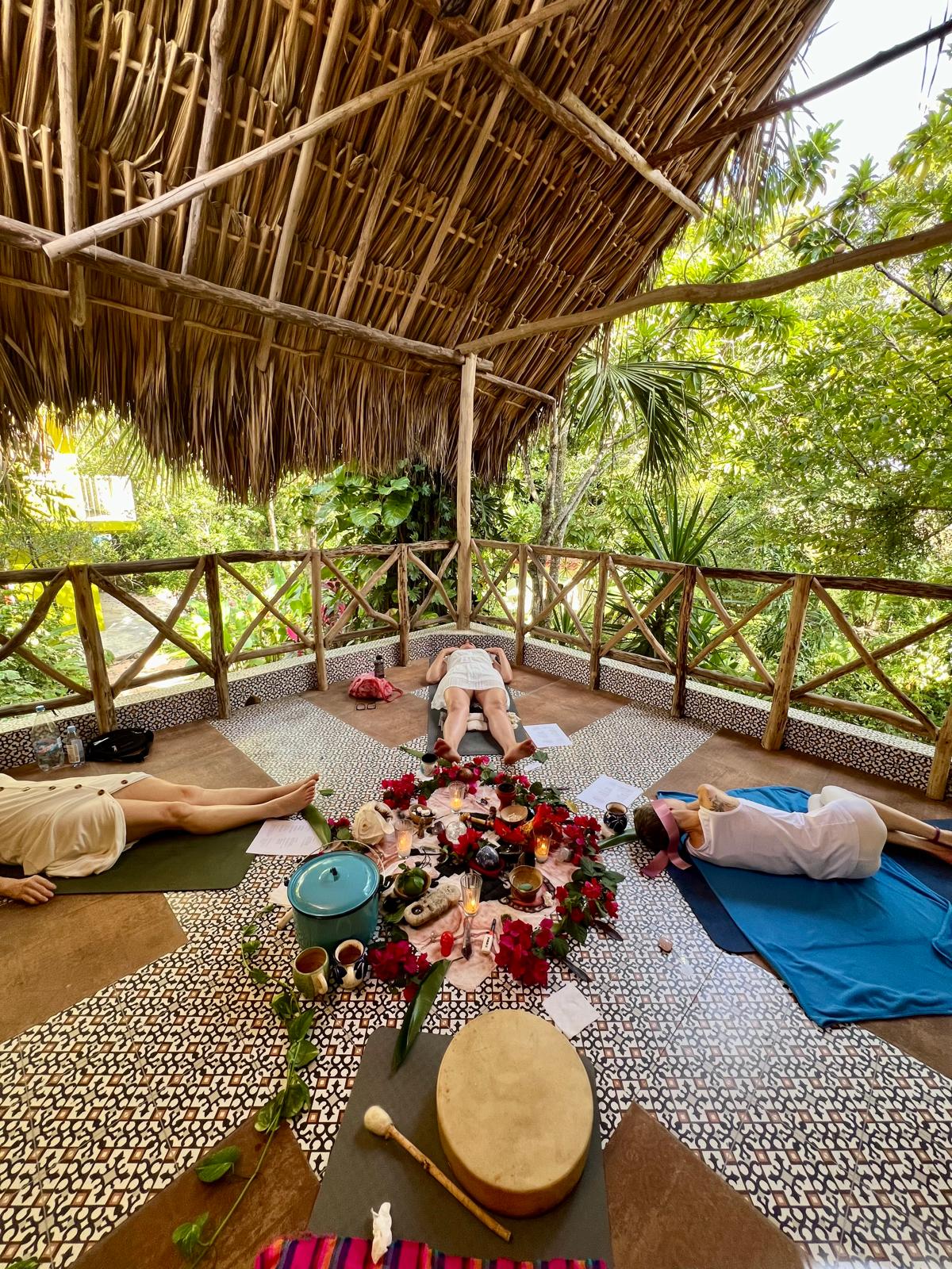 event: Mexiko-Reise * Urkraft der Weiblichkeit * Ausbildung in der traditionellen Fruchtbarkeits-, Massage-, Kräuterkunde & Hebammenkunst der Maya * März 26 *