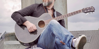 events - Kategorie: Gemeinschaft / Netzwerk / Kreis - Nordrhein-Westfalen - Andrea Galluccio - Musiker aus Wuppertal - WohnzimmerKonzert & Friedensmeditation