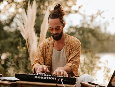 event: DJ Beat Bishop  - EQUINOX CELEBRATION: Nessi Gomes Live & Ecstatic Dance mit Beat Bishop