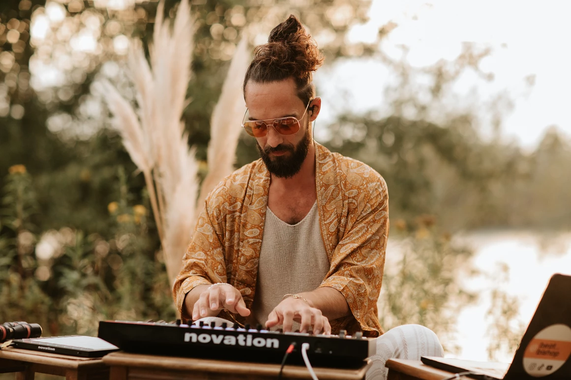 event: DJ Beat Bishop  - EQUINOX CELEBRATION: Nessi Gomes Live & Ecstatic Dance mit Beat Bishop