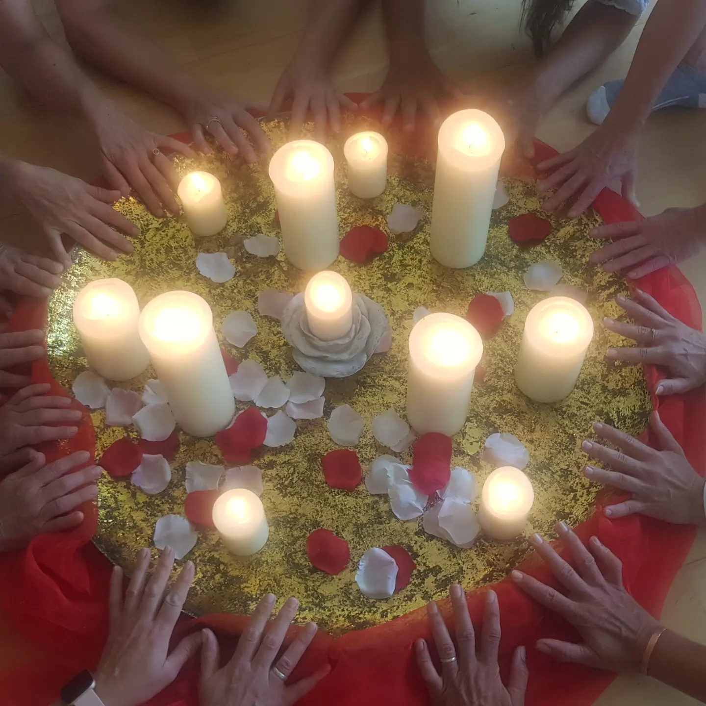 events - Bonn Beuel - Frauenhände - un-verschämt weiblich - Lebe deine Weiblichkeit - geschlossene Frauengruppe