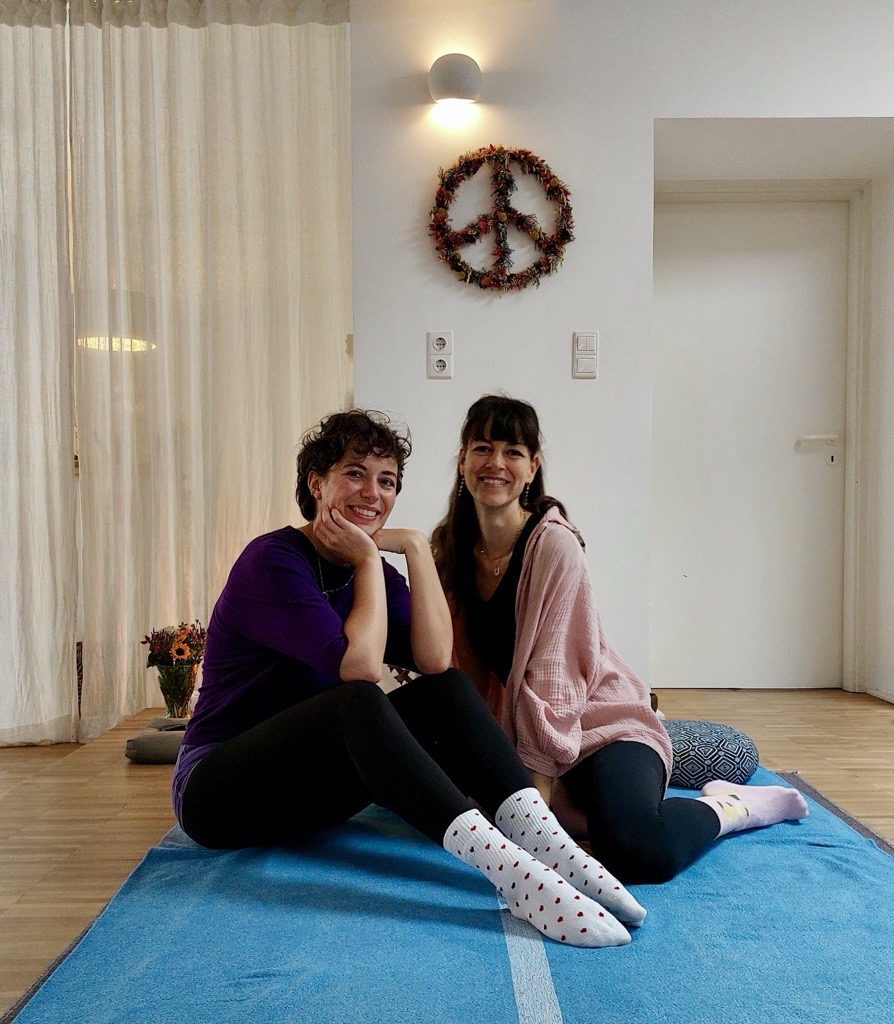 events - Mülheim an der Ruhr - Larissa & Anna - deine Workshopleiterinnen (ausgebildet u.A. im Sunshine House) - Thai Yoga Massage Workshop für einen entspannten Rücken