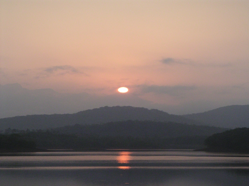 event: Sonnenaufgang Neyyar Dam Kerala - Ayurvedische Yoga Reise Indien Kerala