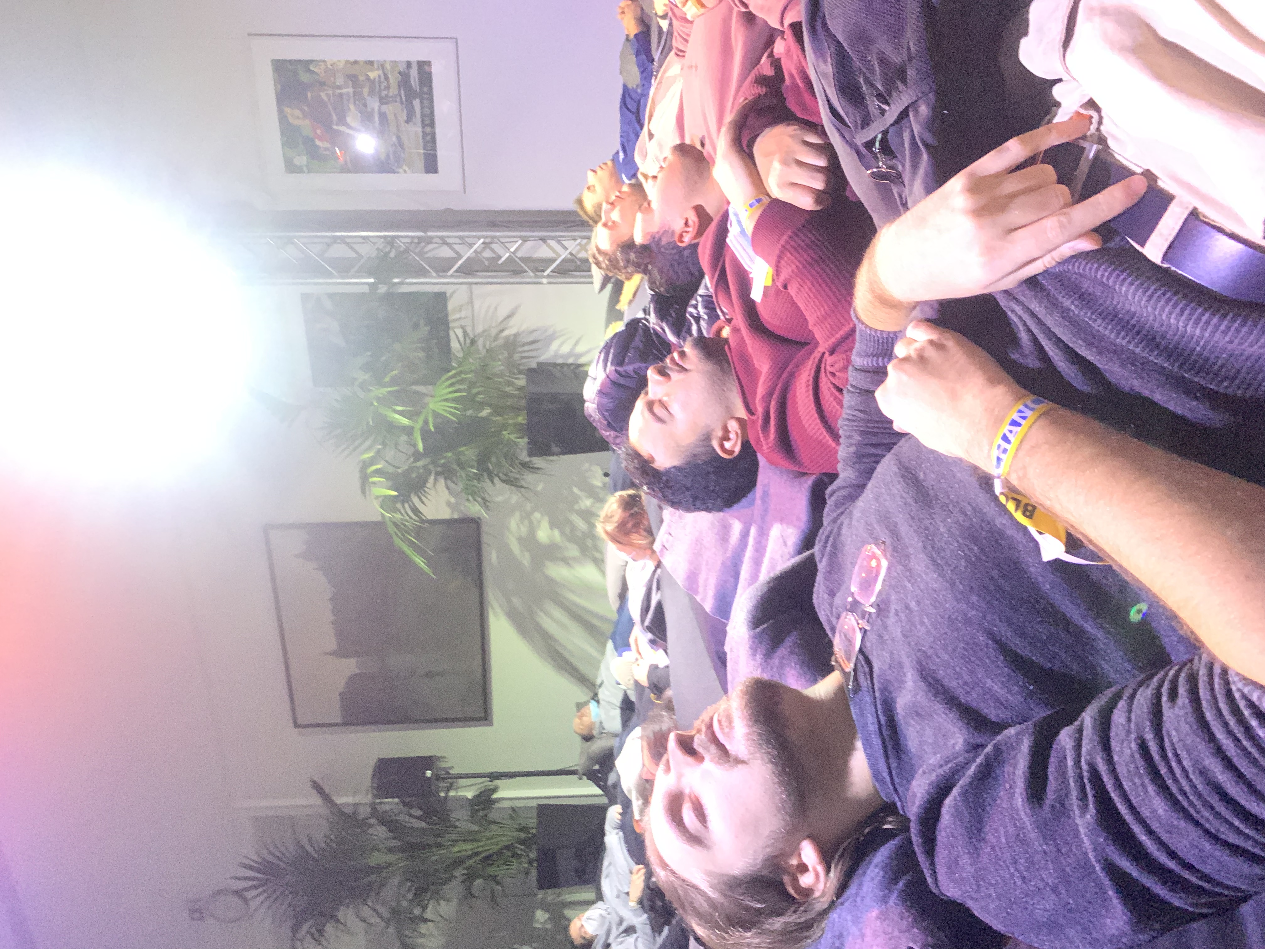 events - Ratingen Hösel - Neuro Session - Event Space - LIGHT & Sound for YOU 💪 Nervensystem regulieren - Stress, Blockaden, Schlaf optimieren - Meditation, Breath & Energie Arbeit kombiniert mit Neuro Frequenzen 🧠 enjoy relaxation & psychedelic States