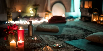 events - Köln Hansaring - The RAW Yoga Experience - Hast du schon Mal nackt Yoga gemacht?