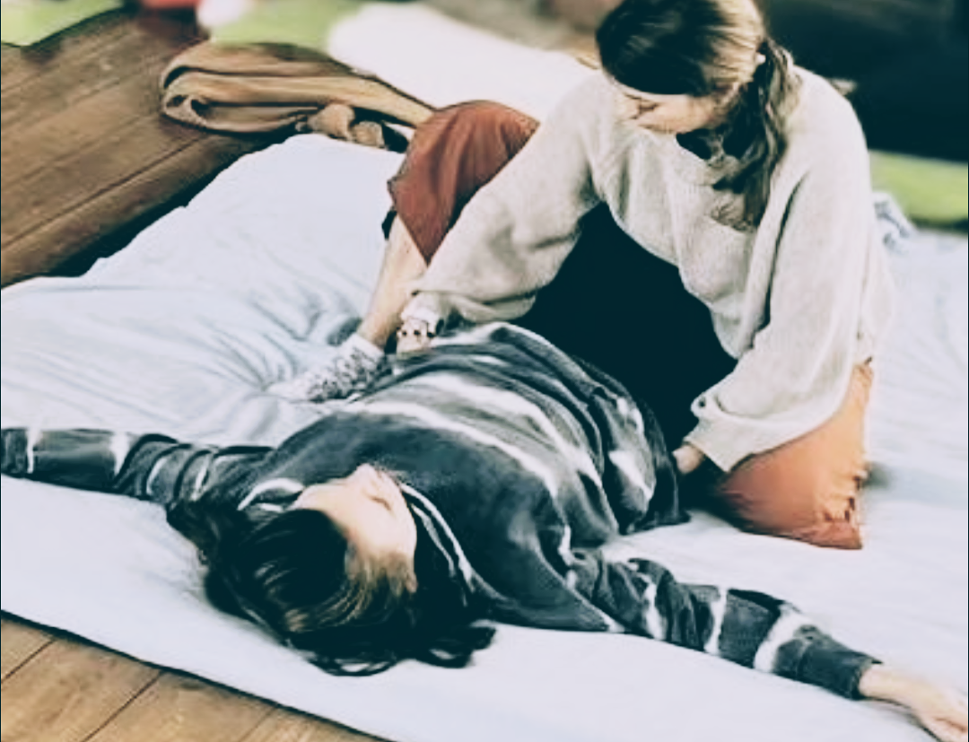 events - Deutschland - Schmerzen im unteren Rücken lindern - Thai Yoga Massage/ Energiemassage - 90 Minuten Tiefenentspannung